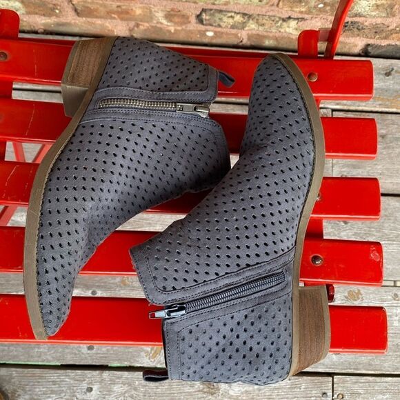 Carlos Perforated Benny Zip up Ankle Boots - Picture 2 of 7